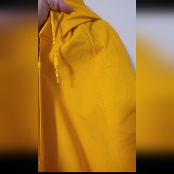 FWG Rain Jacket Size Small - Picture 5 of 8